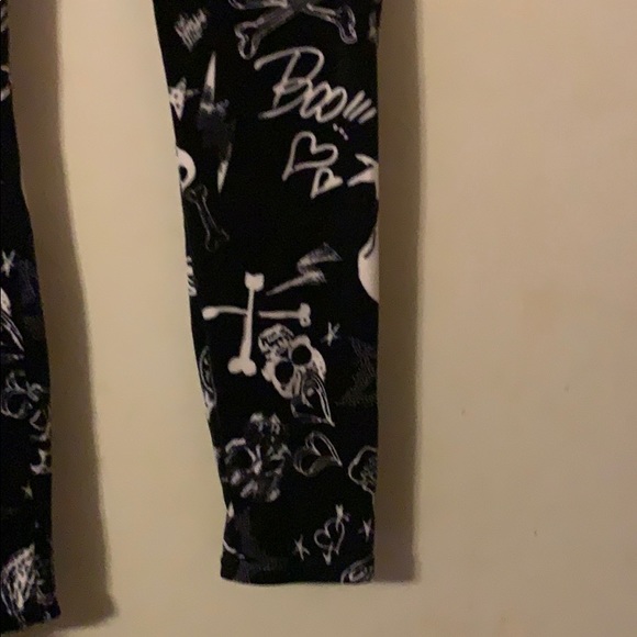 Black xl skull leggings - Picture 2 of 3